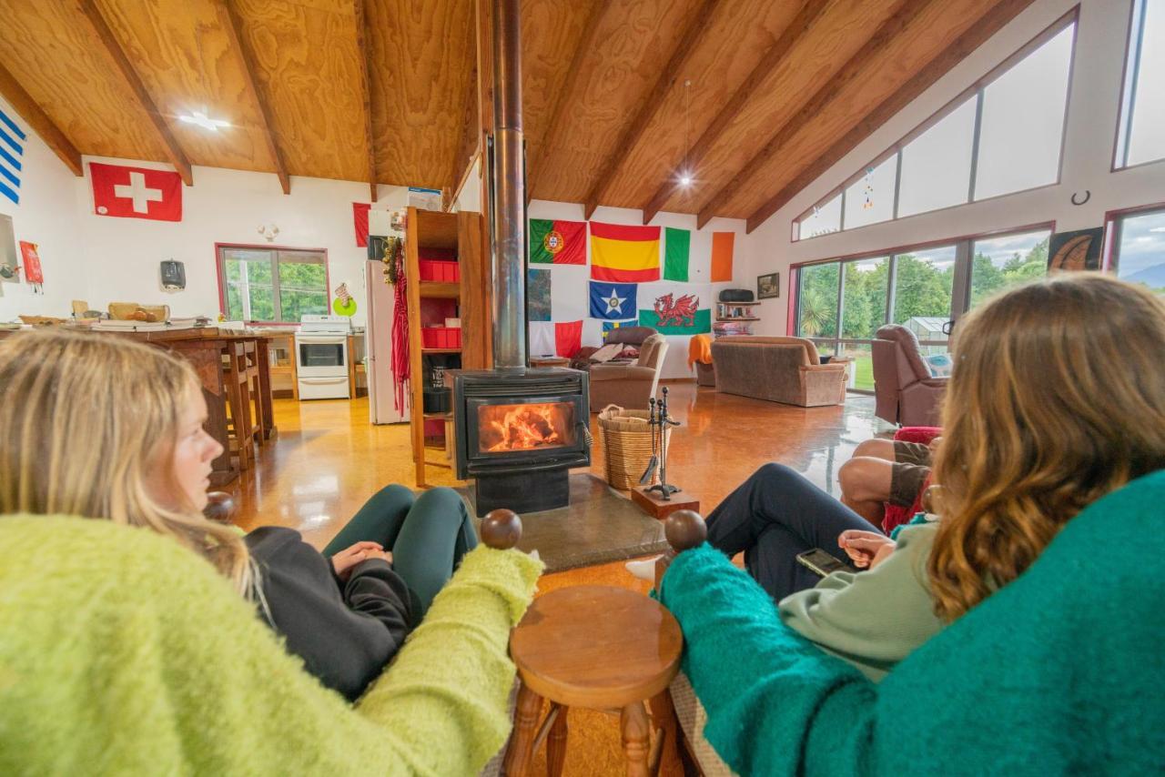 Hostel Bob & Maxines Backpackers Te Anau Zewnętrze zdjęcie